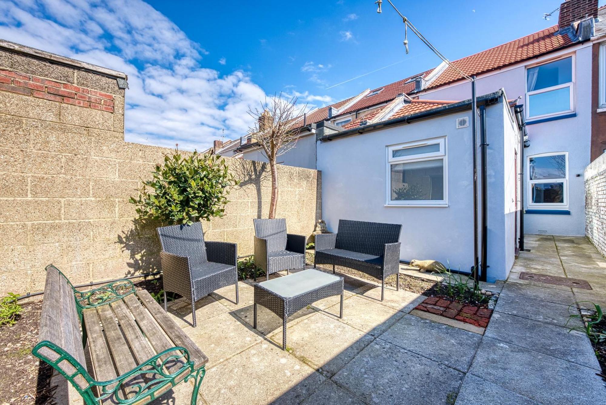 2 Bedrooms Modern, Stunning & Stylish Contractor House, Prime Portsmouth Location With Free Parking Permit, Summer Special Offer!! - By Blue Puffin Stays Exterior photo