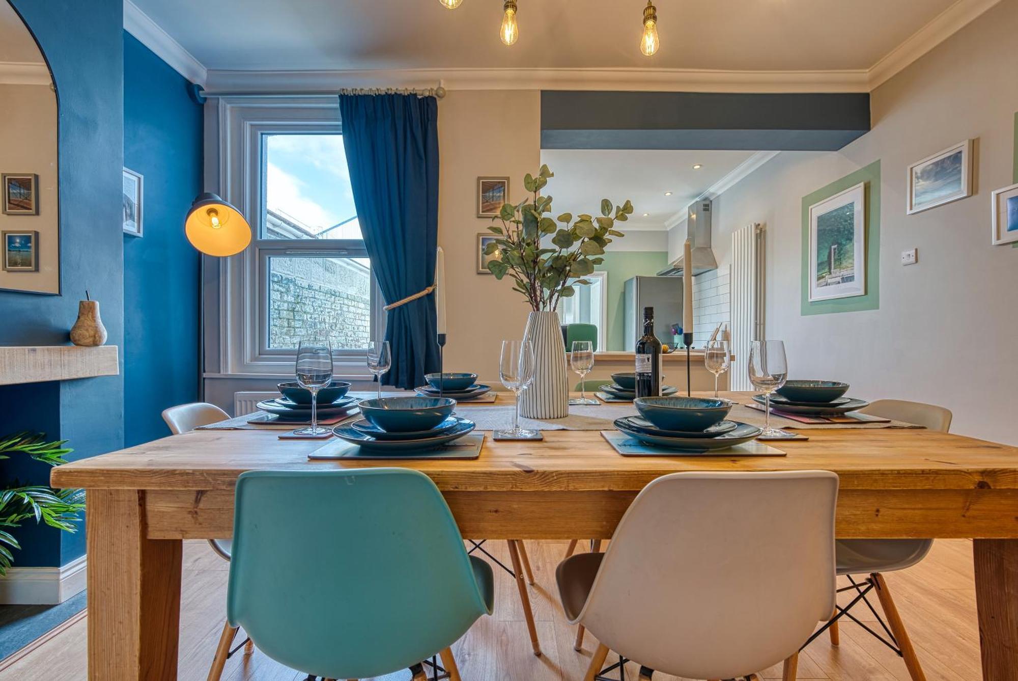2 Bedrooms Modern, Stunning & Stylish Contractor House, Prime Portsmouth Location With Free Parking Permit, Summer Special Offer!! - By Blue Puffin Stays Exterior photo